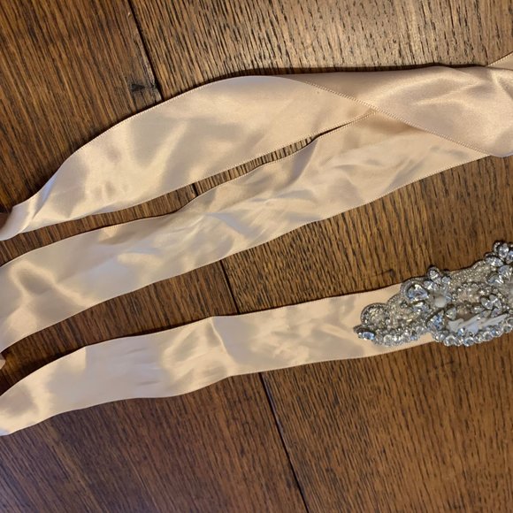 Gorgeous rhinestone, beaded, and pearl belt main image 5